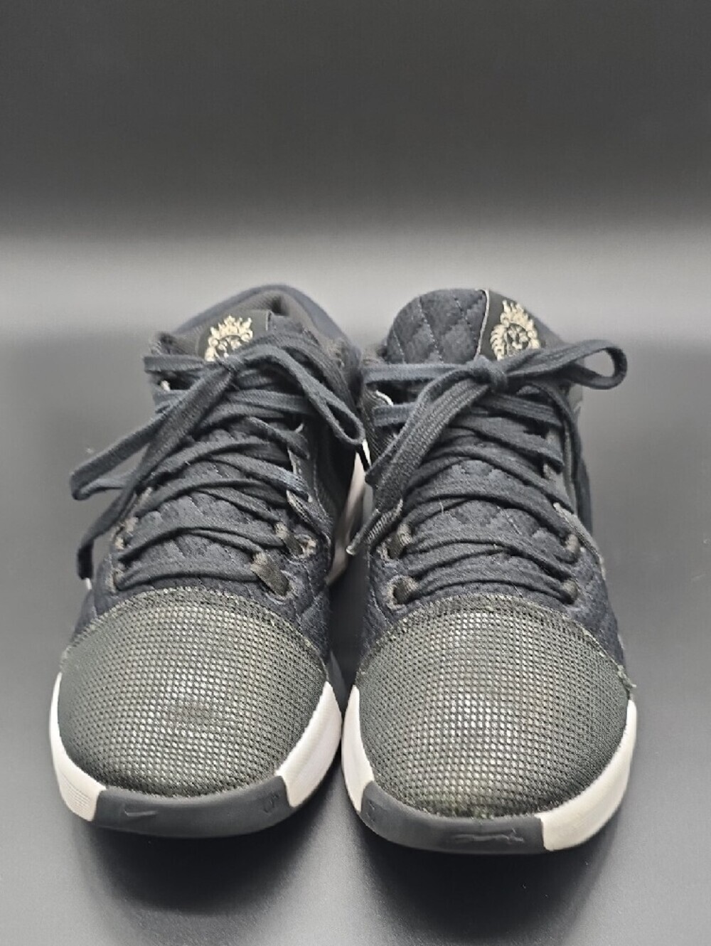 Nike | LBJ | Black and White | Basketball Sneakers | Sz7 Big Boy | Gently Worn - Picture 4 of 6